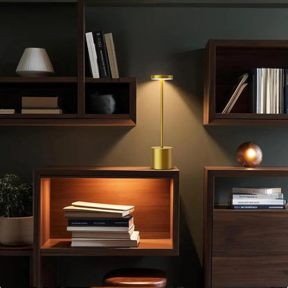 Lámpara De Mesa Luz Led Táctil Recargable Usb Restaurante Estructura Dorado